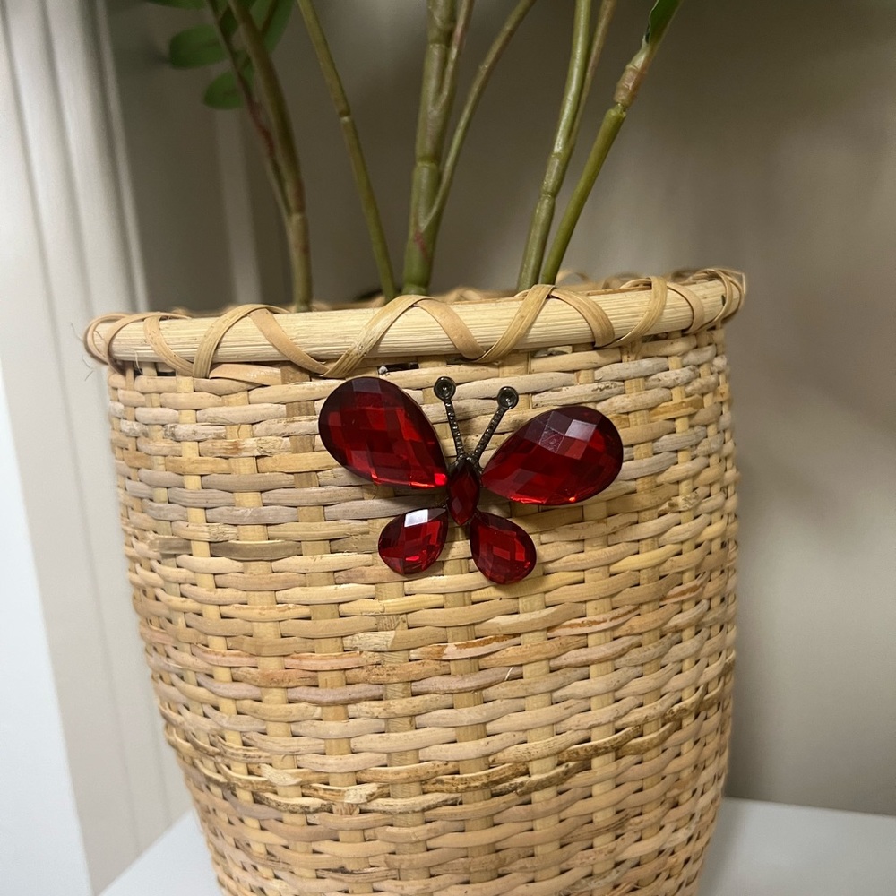 Red Butterfly Brooch Stunning - Picture 3 of 8